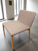 Fotoliu Camilla cadru lemn, tapiserie model vintage - second hand